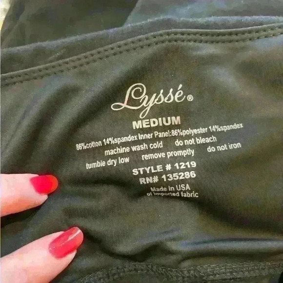 Lysse tight ankle leggings NWT in size Medium. - Picture 3 of 4